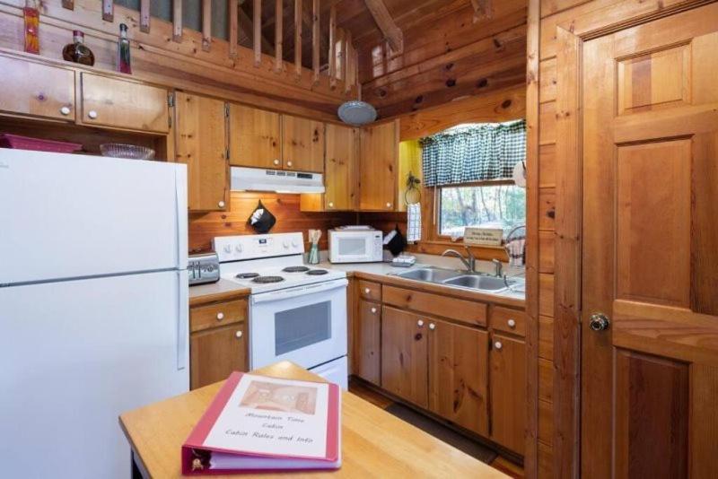 Willa Mountain Time Cabin, Hot Tub, Fire Pit, Fireplace Blue Ridge Zewnętrze zdjęcie